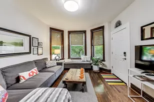 2857 W Fletcher St, Chicago, IL 60618 - Photo 2