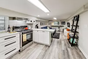 2857 W Fletcher St, Chicago, IL 60618 - Photo 30