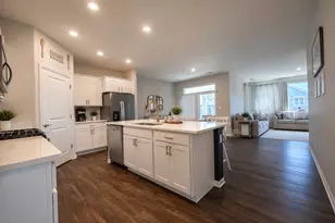 1200 Redtail Cir, Woodstock, IL 60098 - Photo 4