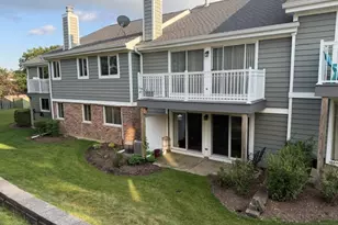 624 Berkley Ct, Schaumburg, IL 60194 - Photo 2