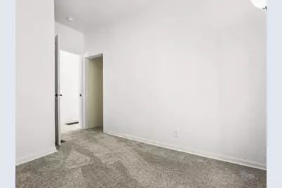 655 W Clark Street, Freeport, IL 61032 - Photo 16