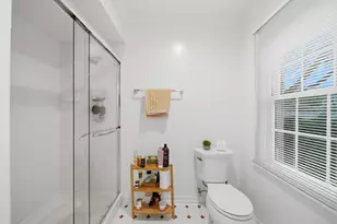 325 Versailles Dr, Northbrook, IL 60062 - Photo 22