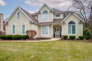 142 N Dixon Dr, Batavia, IL 60510 - Photo 1