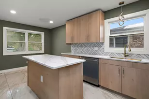 14909 Martin Luther King Jr Dr, Dolton, IL 60419 - Photo 4