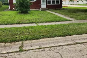 1702 19th Ave, Sterling, IL 61081 - Photo 2