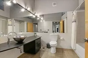 940 Pitner Ave, Evanston, IL 60202 - Photo 8