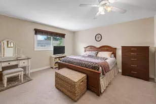 520 Dover Dr, Roselle, IL 60172 - Photo 16