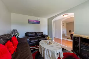 302 Goldenrod Dr, Savoy, IL 61874 - Photo 4