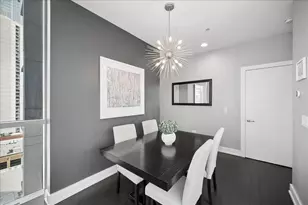 110 W Superior St, Chicago, IL 60654 - Photo 12