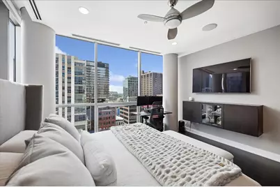 110 W Superior Street #1003, Chicago, IL 60654 - Photo 14