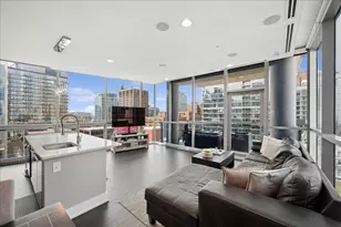 110 W Superior St, Chicago, IL 60654 - Photo 4