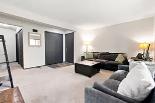 904 Kara Dr, Champaign, IL 61822 - Photo 6