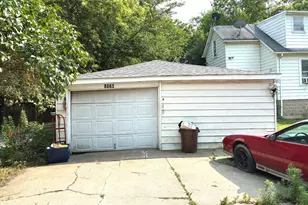 8063 N Elmwood St, Skokie, IL 60077 - Photo 18