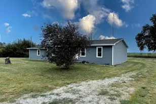 1993 E 1020 North Rd, Milford, IL 60953 - Photo 2