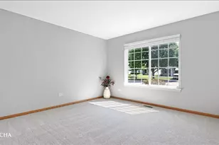 2469 Hillsboro Ln, Montgomery, IL 60538 - Photo 4