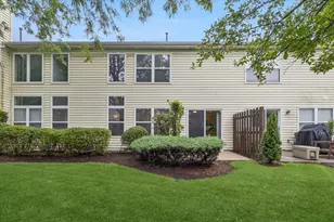 1404 E Baronet Ln, Palatine, IL 60074 - Photo 20