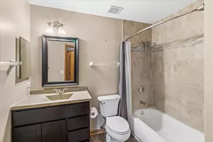 1404 E Baronet Ln, Palatine, IL 60074 - Photo 14