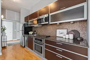 660 W Wayman St, Chicago, IL 60661 - Photo 4