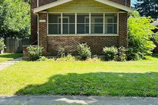 216 S London Ave, Rockford, IL 61104 - Photo 1