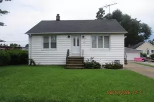 1704 Cora St, Crest Hill, IL 60403 - Photo 2