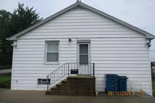 1704 Cora St, Crest Hill, IL 60403 - Photo 4