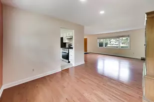 2047 Chestnut St, Waukegan, IL 60087 - Photo 8