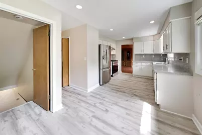 2047 Chestnut Street, Waukegan, IL 60087 - Photo 12