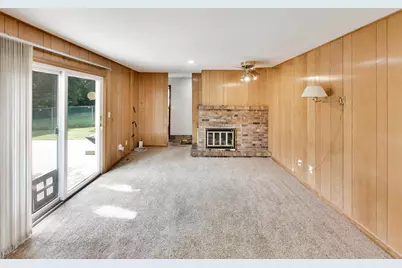 2047 Chestnut Street, Waukegan, IL 60087 - Photo 14