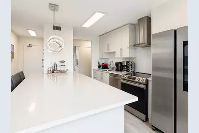 1455 N Sandburg Terrace #2306B, Chicago, IL 60610 - Photo 4
