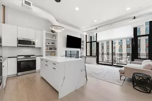 333 W Hubbard St, Chicago, IL 60654 - Photo 2