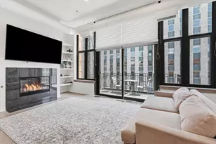 333 W Hubbard St, Chicago, IL 60654 - Photo 8