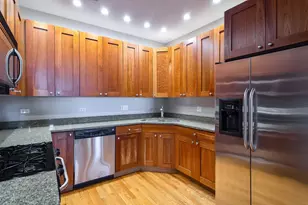 641 E Pershing Ave, Chicago, IL 60653 - Photo 10