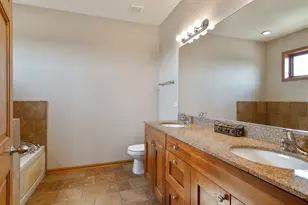 641 E Pershing Ave, Chicago, IL 60653 - Photo 14