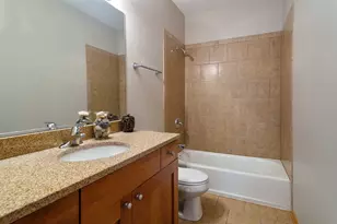 641 E Pershing Ave, Chicago, IL 60653 - Photo 16