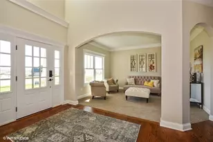 464 Prairie Ridge Ln, North Aurora, IL 60542 - Photo 2