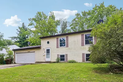 107 W Melody Lane, Woodstock, IL 60098 - Photo 2