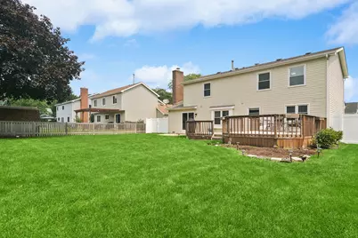 988 Newbury Drive, Crystal Lake, IL 60014 - Photo 24
