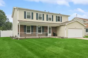 988 Newbury Dr, Crystal Lake, IL 60014 - Photo 1