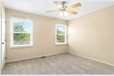 988 Newbury Drive, Crystal Lake, IL 60014 - Photo 18
