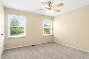 988 Newbury Dr, Crystal Lake, IL 60014 - Photo 18