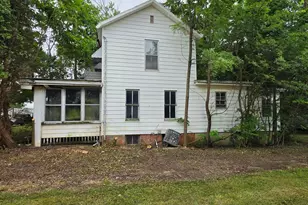 202 S 1st St, Chatsworth, IL 60921 - Photo 6