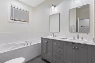 1253 N Bosworth Ave, Chicago, IL 60642 - Photo 14
