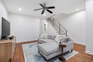1253 N Bosworth Ave, Chicago, IL 60642 - Photo 18