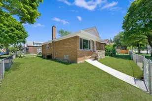 1924 W Marquette Rd, Chicago, IL 60636 - Photo 2