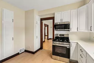 1013 Vine St, Joliet, IL 60435 - Photo 8