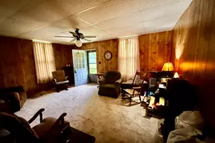 211 N 3rd St, Hoopeston, IL 60942 - Photo 6