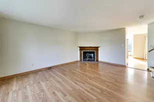 1653 Delaware Ct, Geneva, IL 60134 - Photo 2