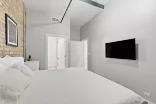 3133 N Lakewood Ave, Chicago, IL 60657 - Photo 8