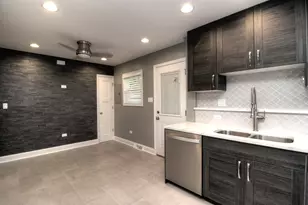 465 W Fremont Ave, Elmhurst, IL 60126 - Photo 10