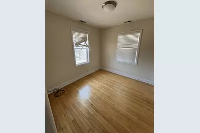 7555 N Rogers Avenue, Chicago, IL 60626 - Photo 2
